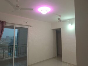 Room in 2 BHK Apartment at Kohinoor Zen Estate, Kharadi – for Rent
