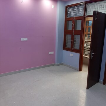 Room in 3 BHK Builder Floor at Vipin Garden – for Rent
