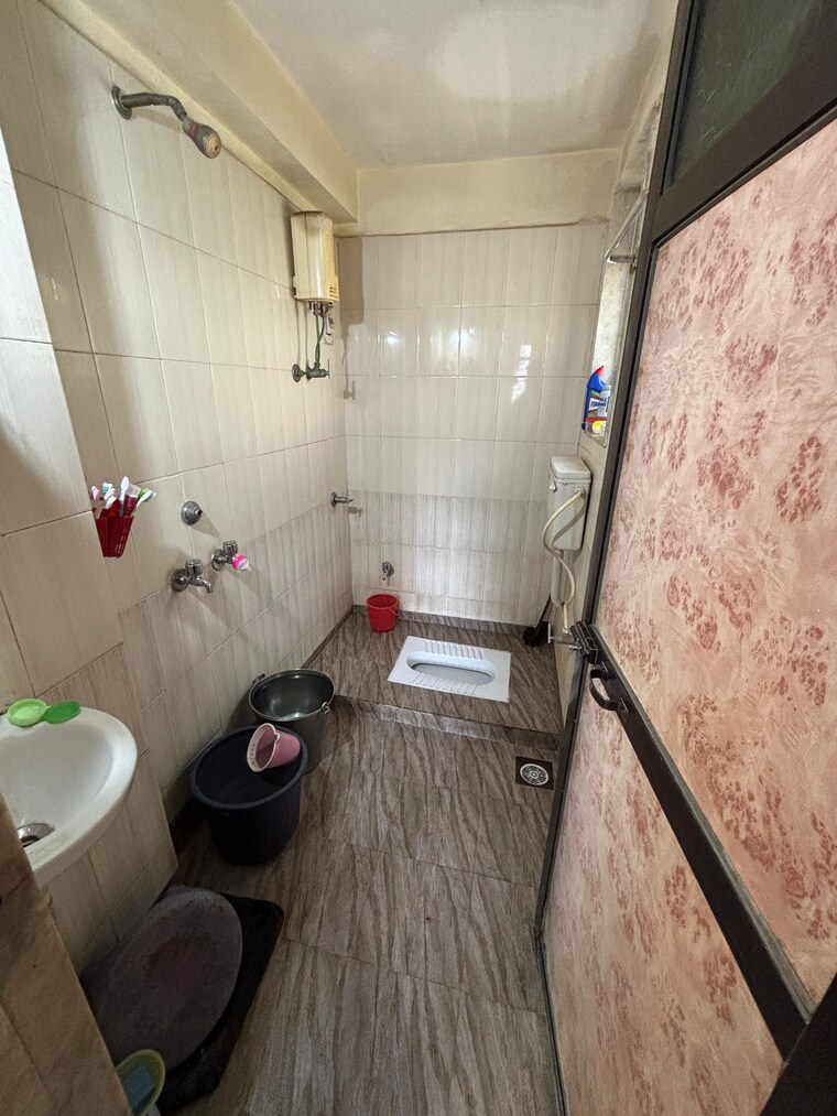Bathroom, dedhia-harshgiri 1 Bedroom 565 Sq.Ft. Apartment In Dahisar East Mumbai 9287939