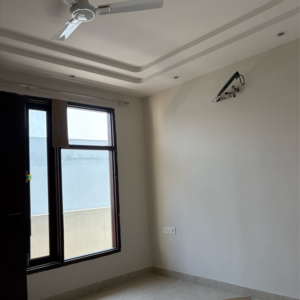 Room in 3 BHK Builder Floor at Sector 81 – for Rent