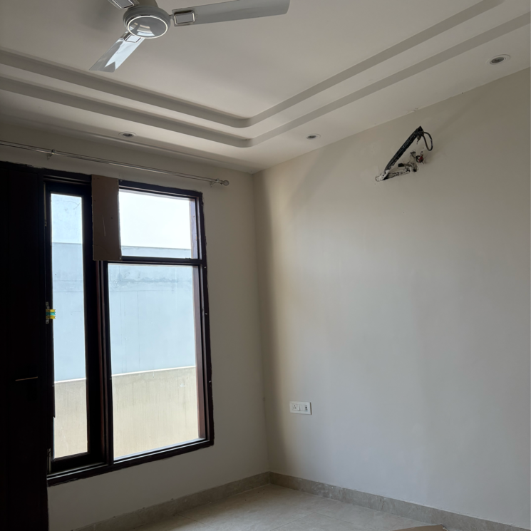 Room, sector 81 3 Bedroom 180 Sq.Yd. Builder Floor In Sector 81 Faridabad 9287992