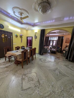 Living Room in 3.5 BHK Builder Floor at Sector 56 – for Rent