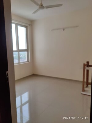 Room in 2 BHK Apartment at Alaknanda Apartment Gomti Nagar, Gomti Nagar – for Rent