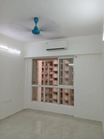 2 BHK Apartment For Rent in Lodha Amara, Kolshet Road