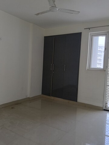 Room in 3 BHK Apartment at Anant Raj Maceo, Sector 91 – for Rent