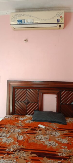 Bedroom in 2 BHK Apartment at Saket – for Rent