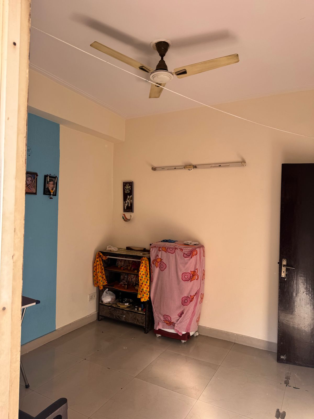 2 BHK Apartment For Rent in Crossing Republik
