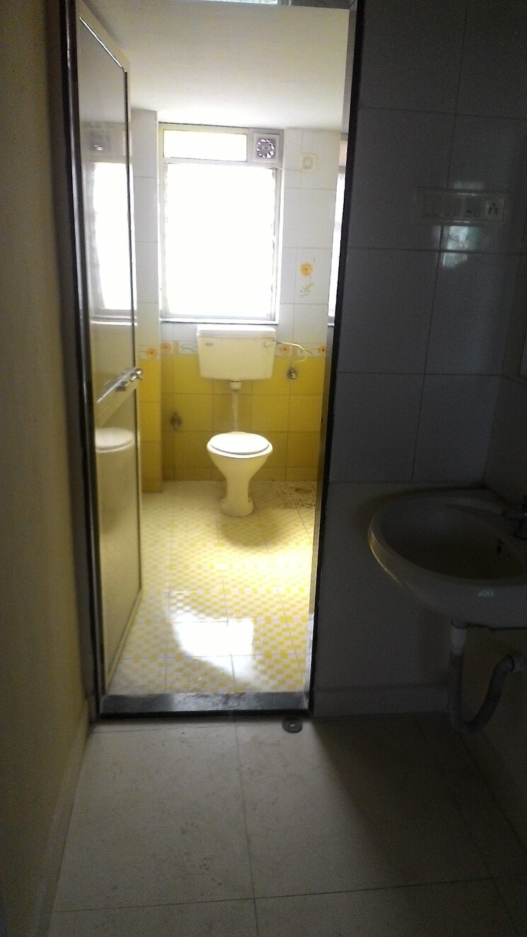 Bathroom, baner 1 Bedroom 450 Sq.Ft. Apartment In Baner Pune 9288054