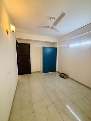 Room in 3 BHK Apartment at Smart World Gems, Sector 89 – for Rent