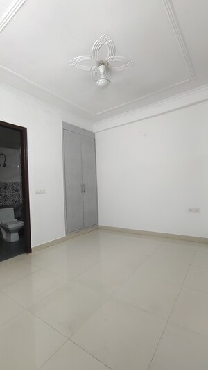 Room in 2 BHK Builder Floor at Palm Residency Chhatarpur, Chattarpur – for Rent