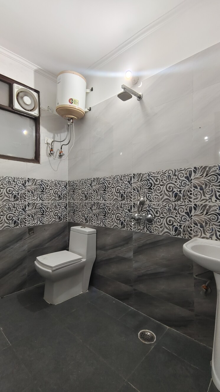 Attached Bathroom, palm-residency-chhatarpur 2 Bedroom 810 Sq.Ft. Builder Floor In Chattarpur Delhi 9288136
