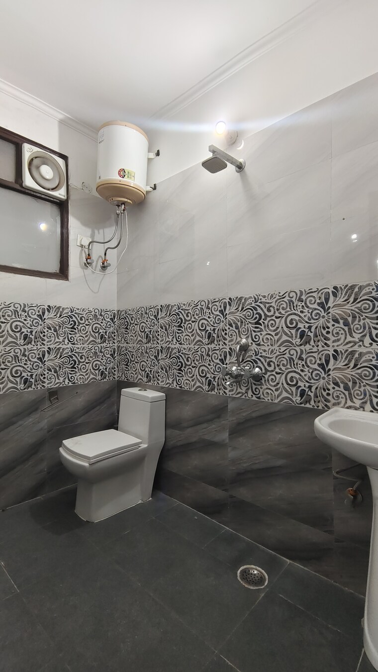 Attached Bathroom, palm-residency-chhatarpur 2 Bedroom 810 Sq.Ft. Builder Floor In Chattarpur Delhi 9288136