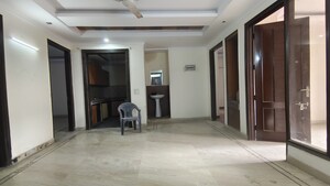 Parking in 3 BHK Builder Floor at Palm Residency Chhatarpur, Chattarpur – for Rent