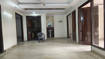 Parking in 3 BHK Builder Floor at Palm Residency Chhatarpur, Chattarpur – for Rent