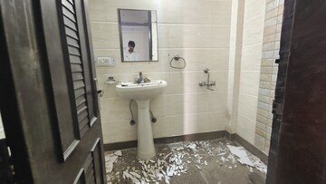 Bathroom in 3 BHK Builder Floor at Palm Residency Chhatarpur, Chattarpur – for Rent