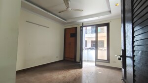 Room in 3 BHK Builder Floor at Palm Residency Chhatarpur, Chattarpur – for Rent