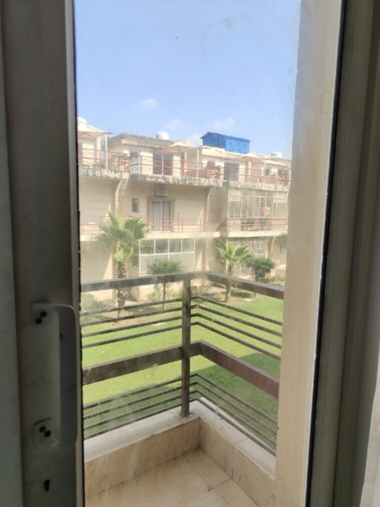 Balcony, chhatikara 1 RK 460 Sq.Ft. Apartment In Chhatikara Vrindavan 9288217