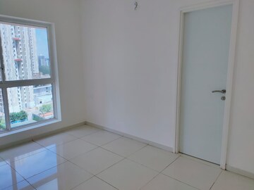 Room in 3 BHK Apartment at Godrej Green Vistas, Mahalunge – for Rent