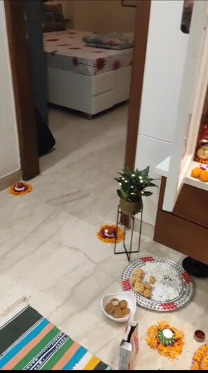 Parking in 3 BHK Builder Floor at Hauz Khas – for Sale