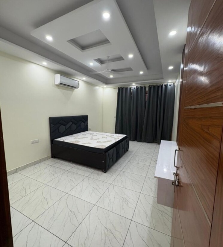 Room, sector 56 2 Bedroom 1750 Sq.Ft. Builder Floor In Sector 56 Gurgaon 9288234