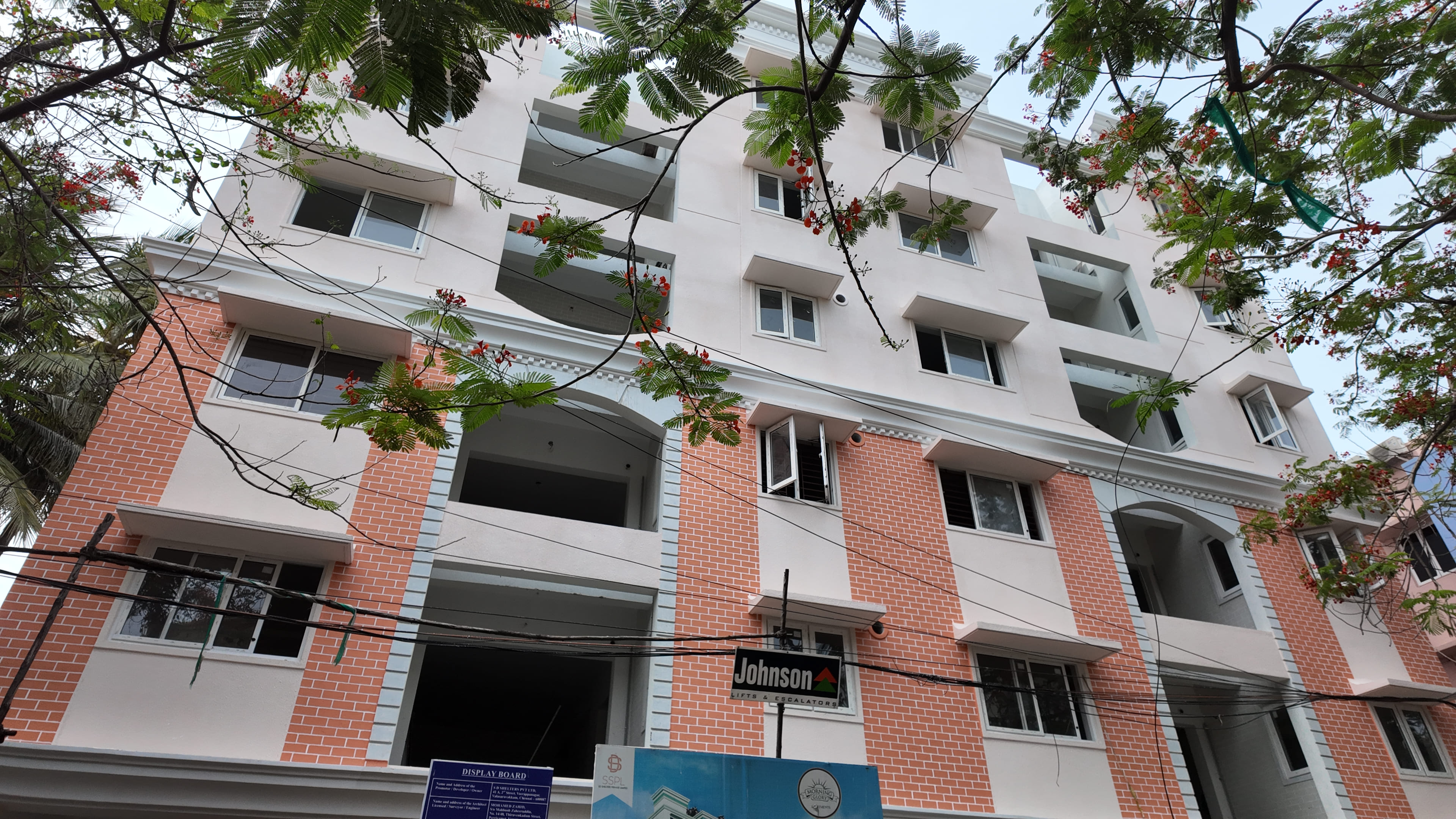 3 BHK + Servant Room Apartment For Sale in Morning Glory