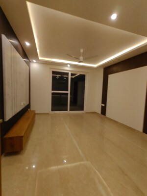 Room in 3 BHK Builder Floor at Hamlin Apartment, Sector 43 – for Rent