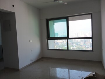 Room in 2 BHK Apartment at Kalpataru Immensa, Kolshet Road – for Rent
