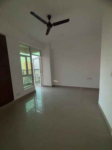 Room in 2.5 BHK Apartment at Gaur City 2 - 16th Avenue, Sector 16c Greater Noida – for Sale