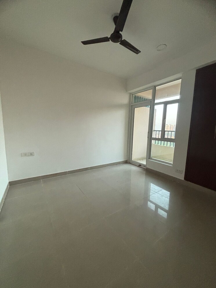 Room, gaur-city-2-16th-avenue 2.5 Bedroom 1205 Sq.Ft. Apartment In Sector 16c Greater Noida Greater Noida 9288255
