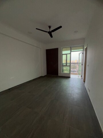 Room in 2.5 BHK Apartment at Gaur City 2 - 16th Avenue, Sector 16c Greater Noida – for Sale