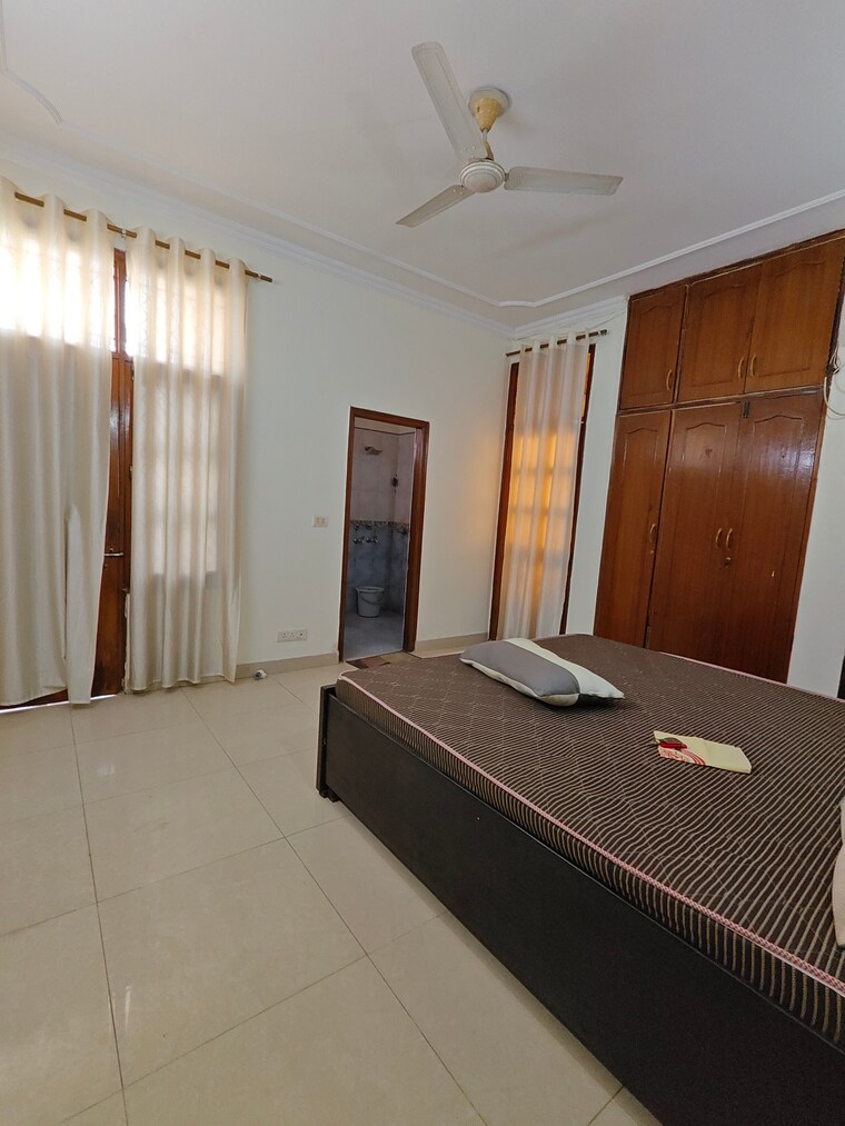 Bedroom, gupta-awas 3.5 Bedroom 2250 Sq.Ft. Apartment In Sector 43 Gurgaon 9288287