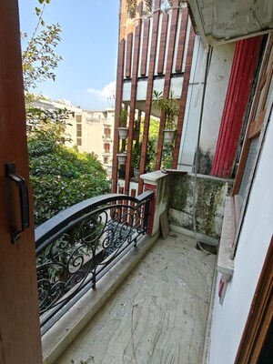 Balcony in 3.5 BHK Apartment at Gupta Awas, Sector 43 – for Rent