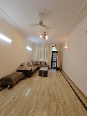 Bedroom in 3.5 BHK Apartment at Gupta Awas, Sector 43 – for Rent