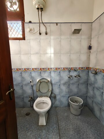 Bathroom in 3.5 BHK Apartment at Gupta Awas, Sector 43 – for Rent