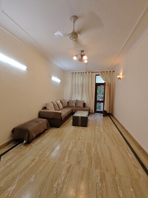 Bedroom in 3.5 BHK Apartment at Gupta Awas, Sector 43 – for Rent