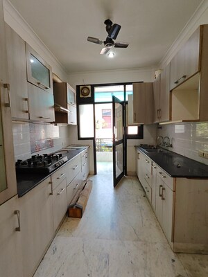 Kitchen in 3.5 BHK Apartment at Gupta Awas, Sector 43 – for Rent