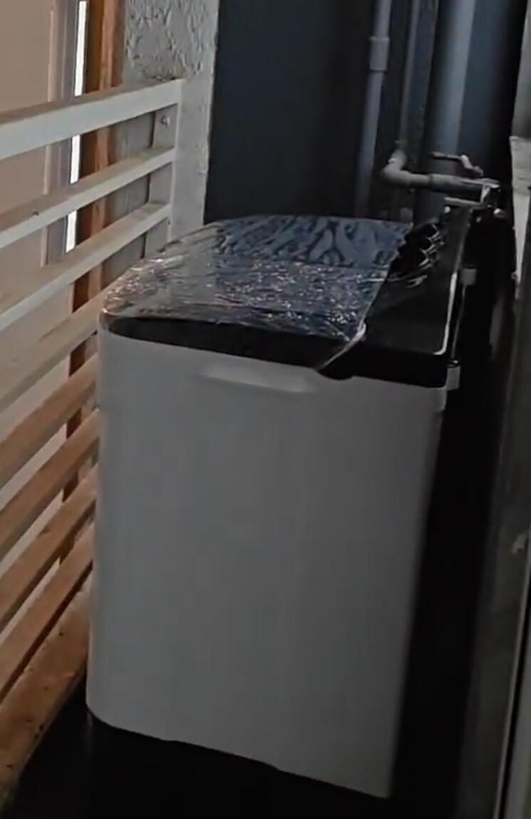 Balcony, thane west Pg For Boys In Thane West 9272345