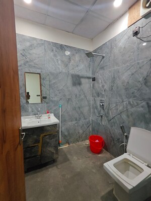 Bathroom in 3.5 BHK Apartment at Ardee Mall, Sector 52 – for Rent