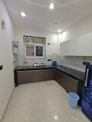 Kitchen in 3.5 BHK Apartment at Ardee Mall, Sector 52 – for Rent