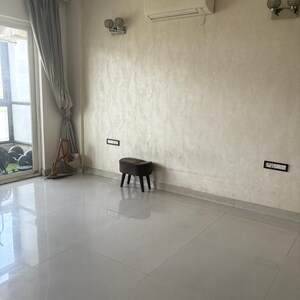 Room in 4 BHK Apartment at Aradhya Homes, Sector 67a – for Rent