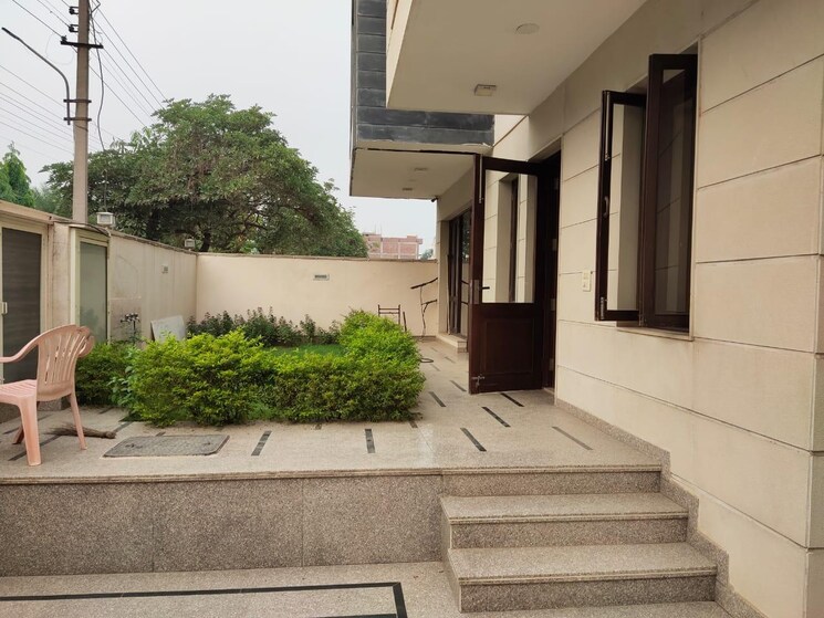 Exterior View, ansal-sushant-floors 6+ Bedroom 6500 Sq.Ft. Villa In Sushant Lok ii Gurgaon 9288325
