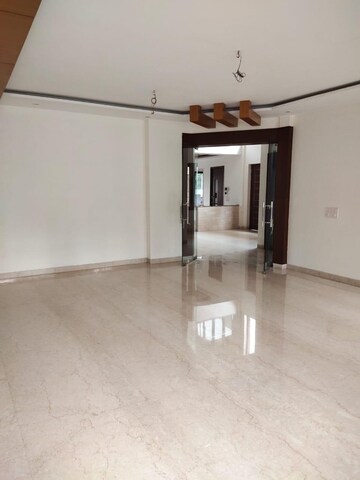 Room in 6+ BHK Villa at Ansal Sushant Floors, Sushant Lok ii – for Rent