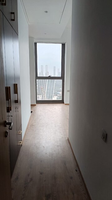 Room in 4 BHK Apartment at Rustomjee Crown, Prabhadevi – for Rent