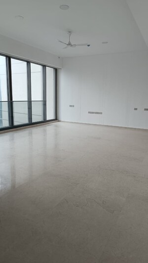 Room in 4 BHK Apartment at Rustomjee Crown, Prabhadevi – for Rent