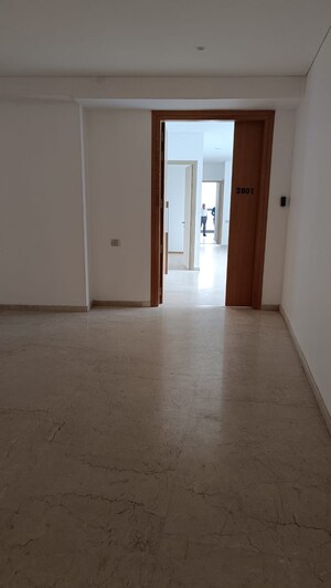 Room in 4 BHK Apartment at Rustomjee Crown, Prabhadevi – for Rent