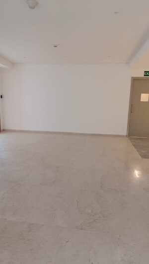 Room in 4 BHK Apartment at Rustomjee Crown, Prabhadevi – for Rent