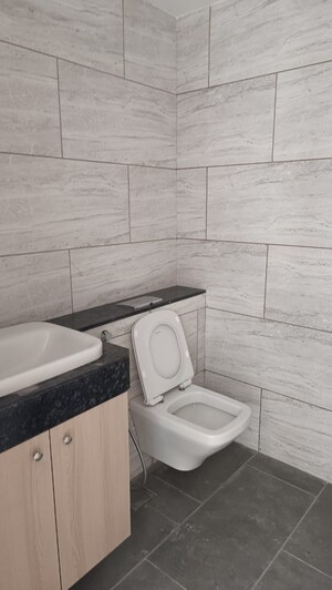 Bathroom in 4 BHK Apartment at Rustomjee Crown, Prabhadevi – for Rent