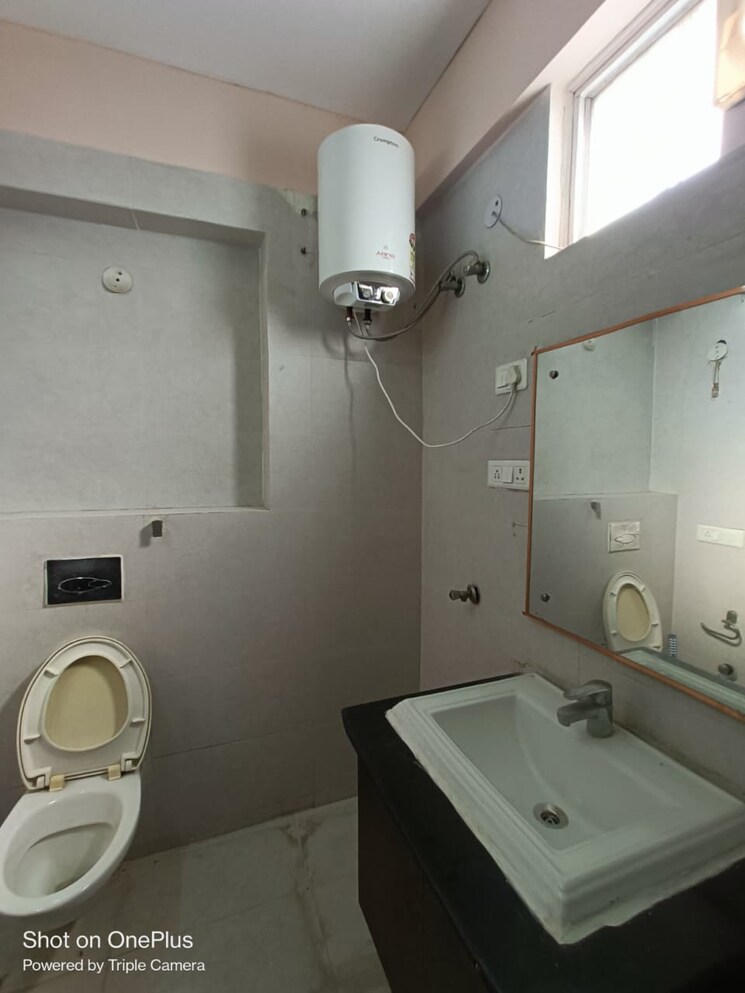 Bathroom, ansal-sushant-estate 1 Bedroom 1550 Sq.Ft. Apartment In Sector 52 Gurgaon 9288326