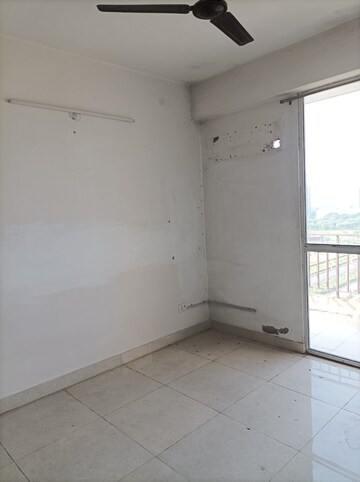 Room in 4 BHK Apartment at Sector 49 – for Rent