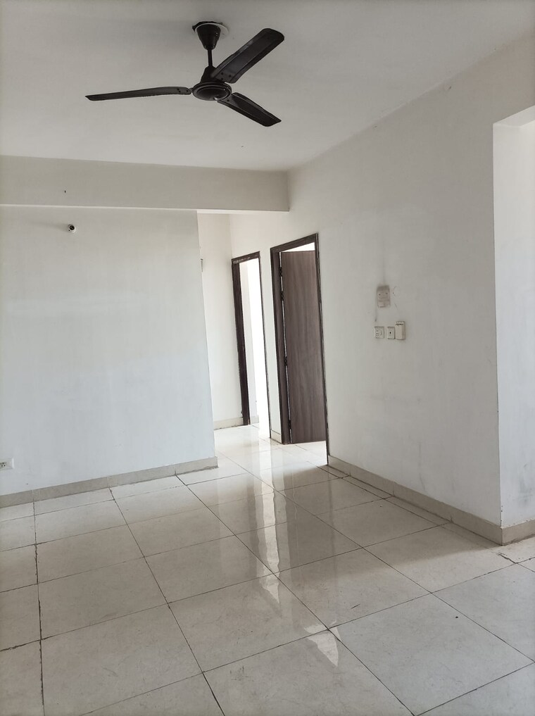 Room, sector 49 4 Bedroom 2200 Sq.Ft. Apartment In Sector 49 Gurgaon 9288389